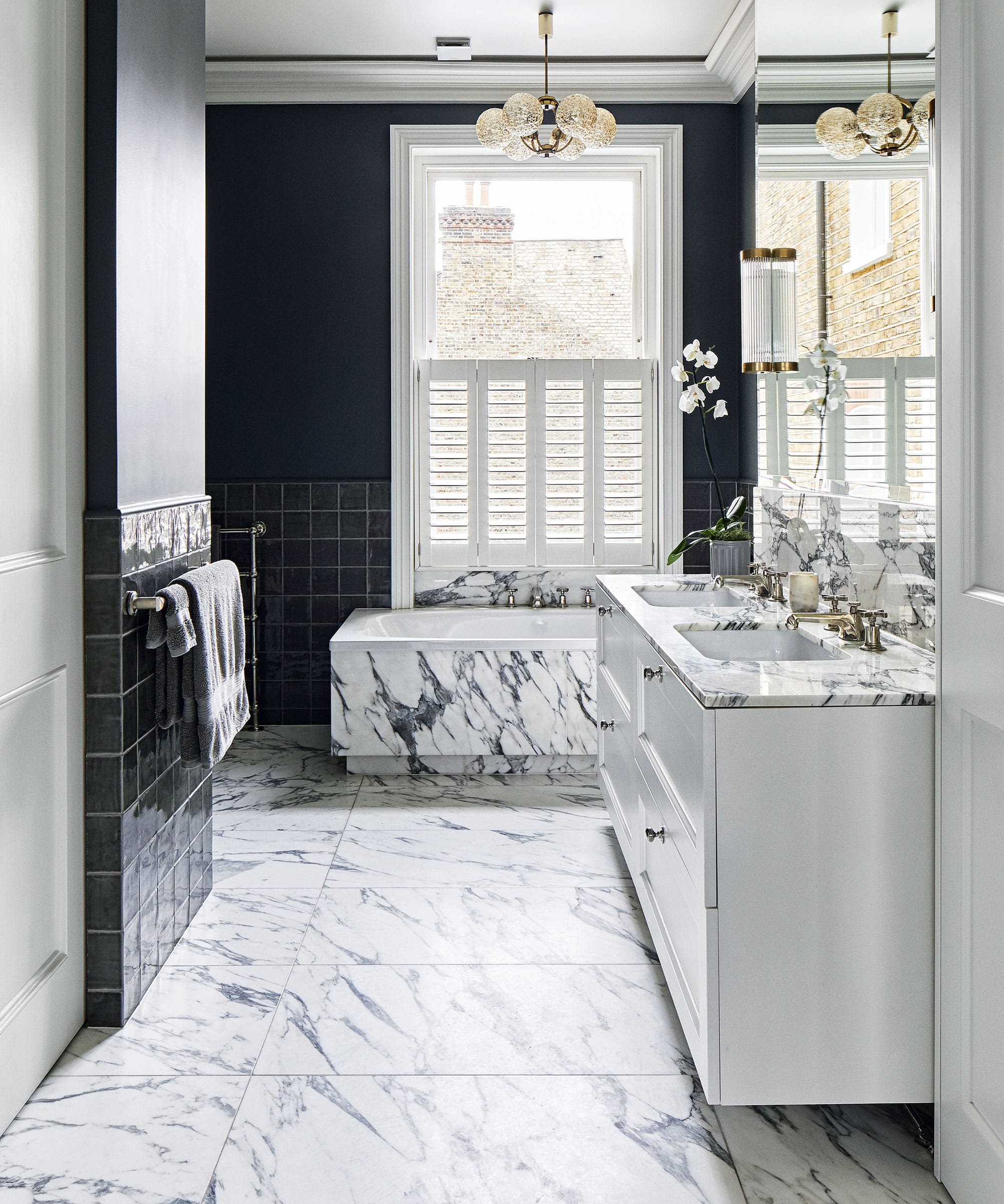 Modern Elegant Bathrooms That Inspire