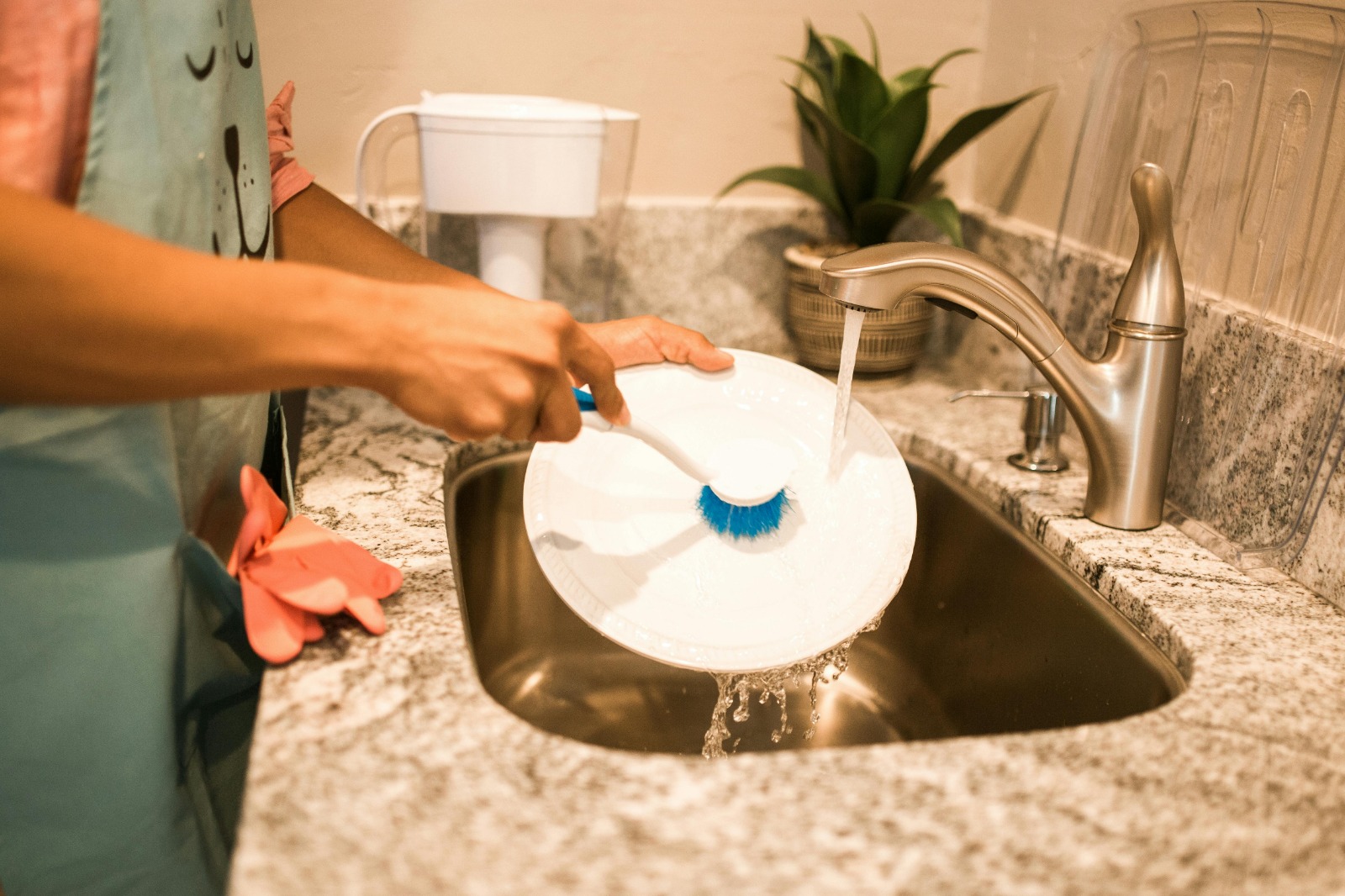 Kitchen Deep Cleaning Dubai with the Latest Cleaning Technology