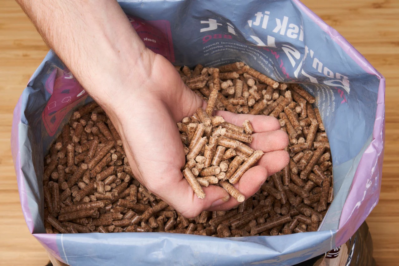 Eco-Friendly Wood Pellets Made from Renewable Biomass