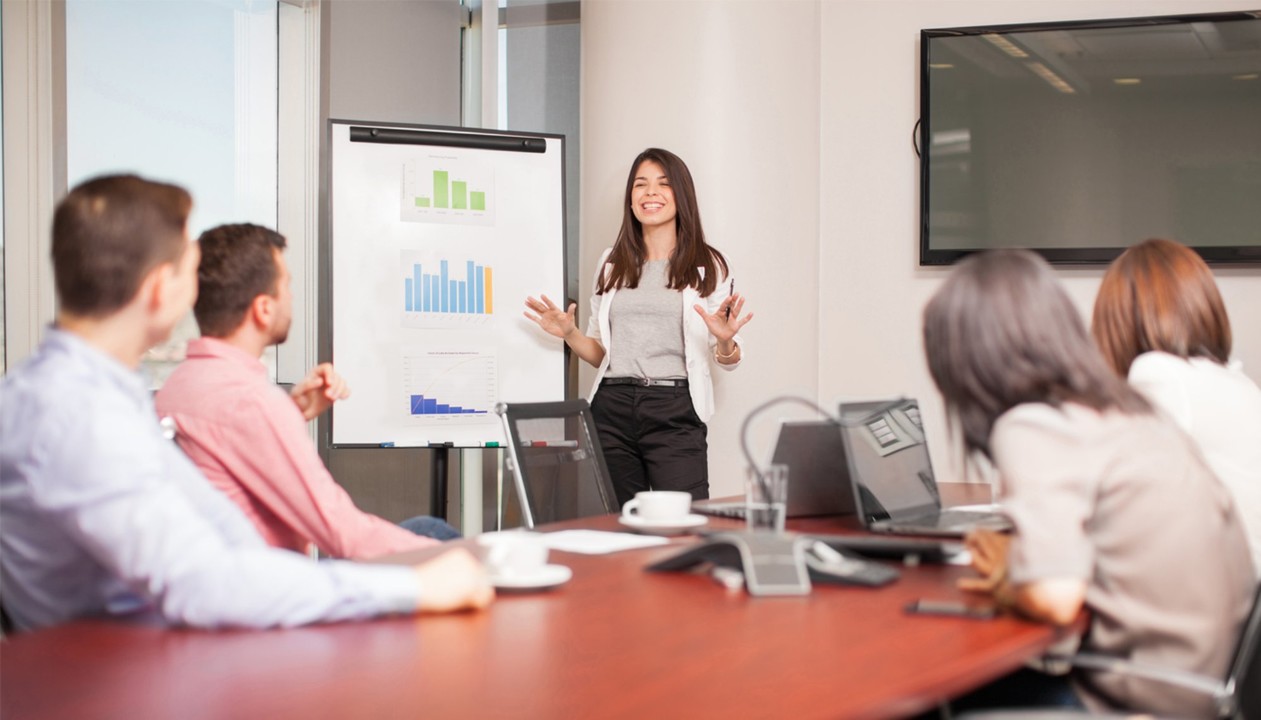 HOW TO BUILD A COMPETITOR PRICING DATABASE FOR YOUR TEAM
