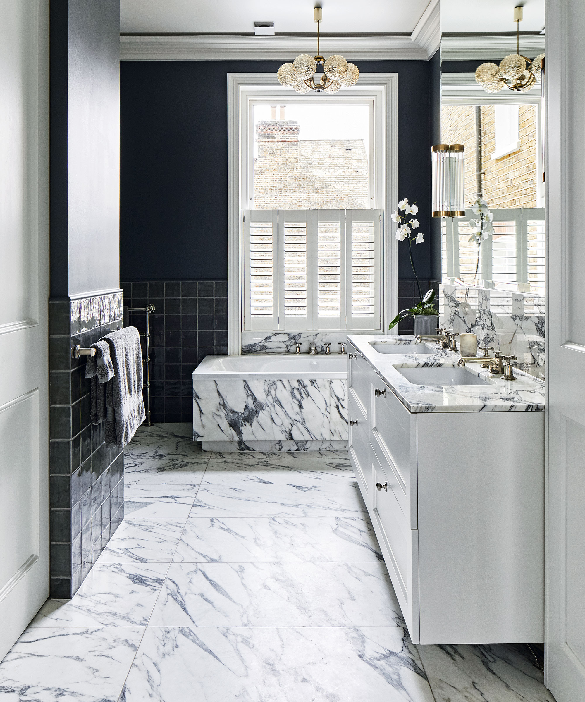Modern Elegant Bathrooms That Inspire
