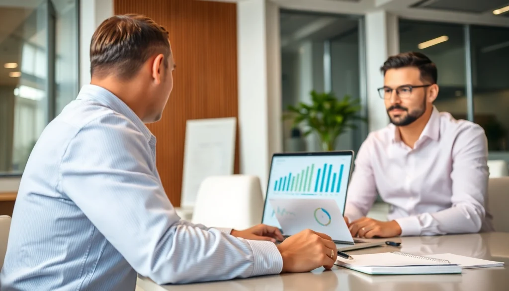 카드 현금화 전문가가 현금 관리 솔루션을 설명하는 모습