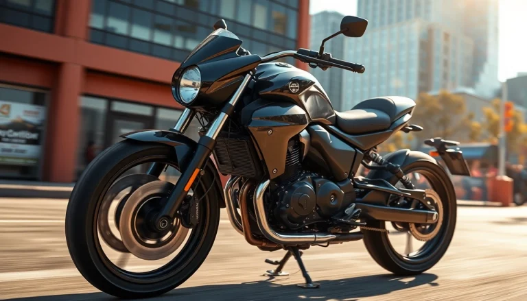 Verkauf eines gebrauchten Motorrads mit glänzenden Details und urbanem Hintergrund in der Sonne.