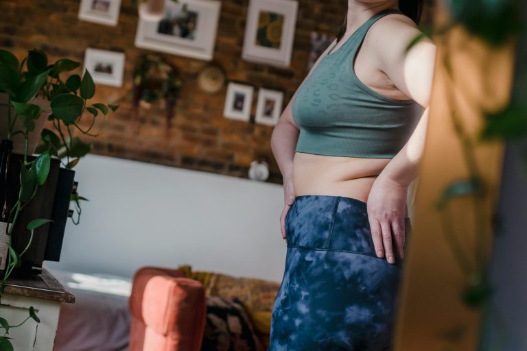 pexels-tim-samuel-6697178